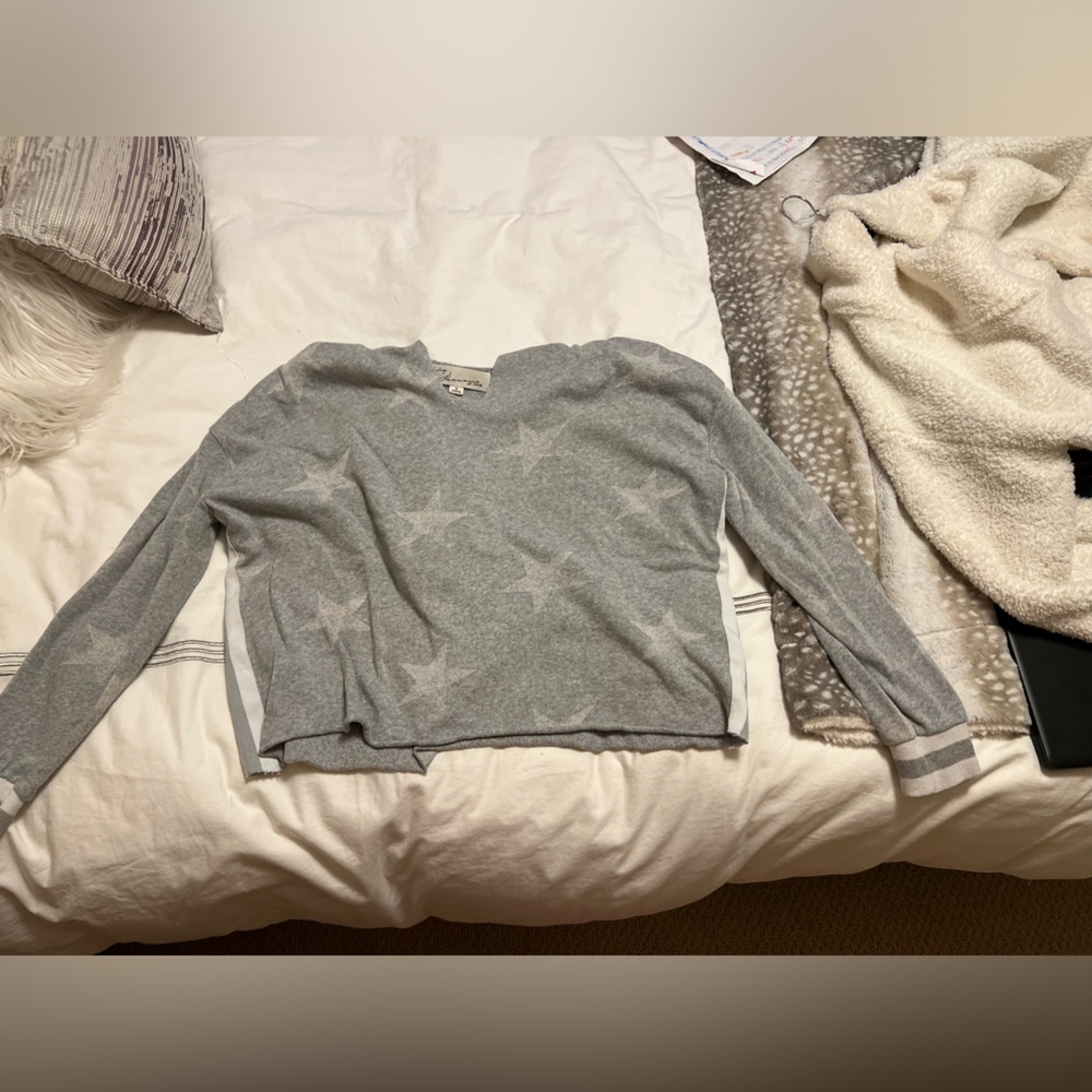 Star sweatshirt